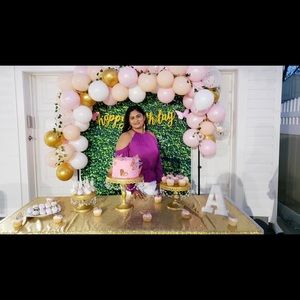 Meet your Posher, Bibi